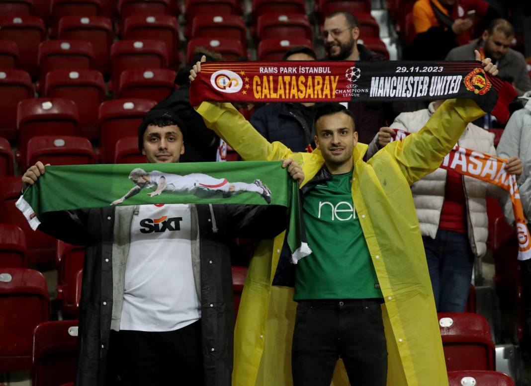 Galatasaray'ın muhteşem geri dönüşünden çok özel resimler: Tribünler şov yaptı 28
